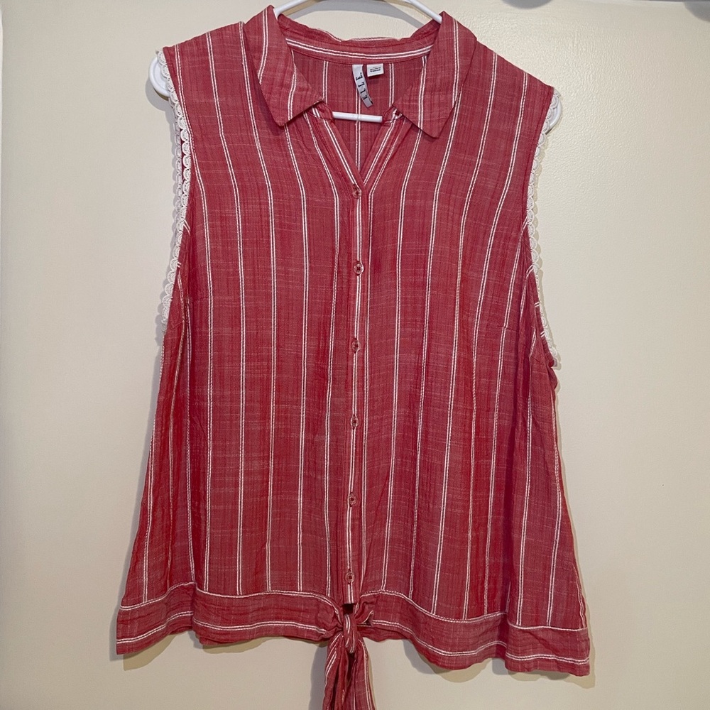 Elle Red & White Striped Button Sleeveless V-Neck Collared Top w/Tie, Size XL
